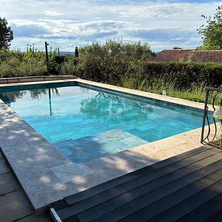 Gite 2 Chambres Avec Piscine Sernhac Eksteriør bilde